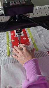 Drop an "applique" comments if you love quilting applique! 👇 "Why do people rarely quilt over applique? I see you did, but most of the time, it gets left unstitched." Honestly, this is 100% personal preference and really depends on the quilt! 🧵✨ Some quilts just scream for quilting over the applique, while others look perfect without it. A few things I consider when deciding: ✔️ Size matters – Large applique pieces sometimes need quilting to secure that area. ✔️ Bulk & fusible – Some appliques