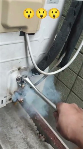 Air conditioner burnt problem #airconditioner #actechnician #technology #islamicstatus #eidmubarak