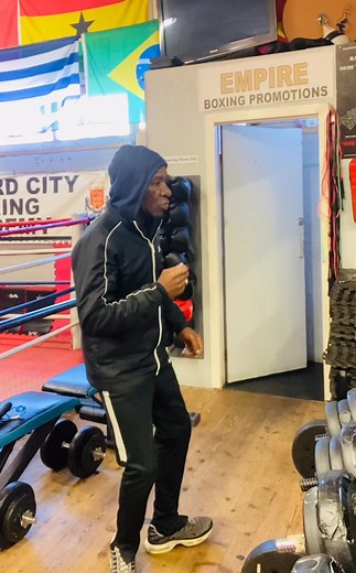 Body popping Grinch, actual practice.🕺😂😂 | Kevin'Henry Armstrong' Morris