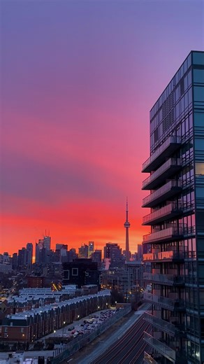 @kendraexperiences on Instagram: "i wish i was the moon 🌙 #collegelife #university #toronto #thirdspace"