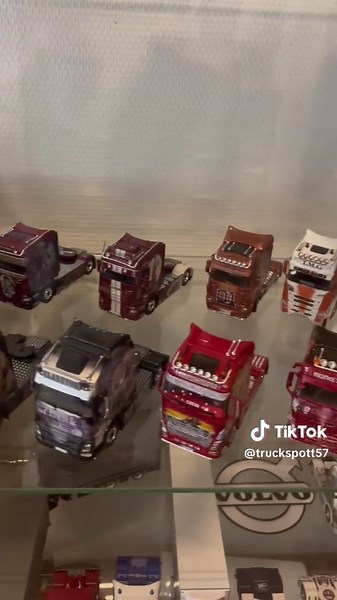 Collection de miniatures de camions passionnants