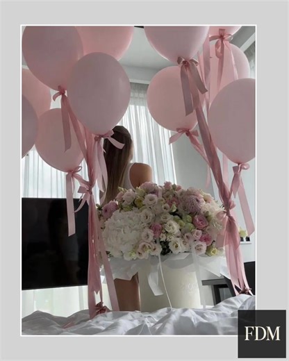 ¡Crea recuerdos imborrables! 🥰✨ Transforma cualquier espacio con nuestro conjunto de decoración romántica en tonos rosa, que combina globos encantadores y flores de lujo. 🌸✨ Perfecto para celebrar cumpleaños, momentos especiales o simplemente para expresar amor a esa persona especial. Sus suaves colores y diseños exquisitos evocan emociones de alegría y sorpresa. 🎈🎉 Con este set, cada rincón se convierte en un paraíso visual. ¡Haz de tus celebraciones algo inolvidable! 💖 👉 Síguenos @miami_