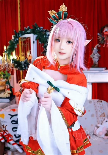 Intergalactic Elysia: A Cute Honkai Star Rail Cosplay