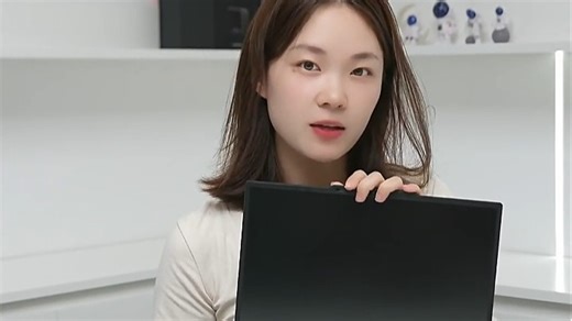 Ultra强芯加持，AI处理更流畅，日常使用效率翻倍，办公娱乐皆轻松应对。