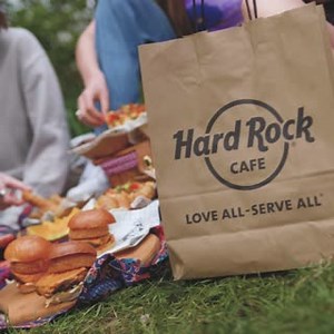 💥 DAY 4️⃣! 💥 Time to party at home! Set the date, call your friends up, grab the tunes and order from our Hard Rock Cafe Festival Menu! 🎶💃🏼🍹 What will you be ordering? Let’s Get Twisted Mac & Cheese Fries? 🧀🍟 All-American Sliders? 🍔 BBQ Pineapple Quesadillas? 🍍 Order from us for a rockin’ Festival: http://ow.ly/jV2Q50ERmZG ➡️ #HardRockCafeFestival2021 | Hard Rock