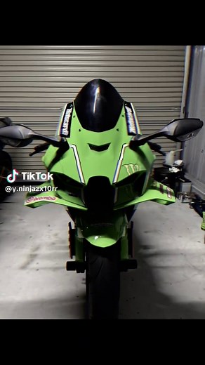 Kawasaki Ninja ZX-10RR: Performance and Features
