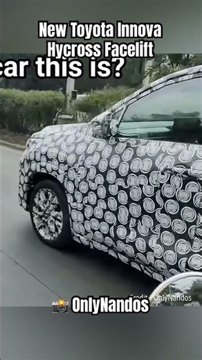 New Toyota Innova Hycross Facelift Interiors Spied