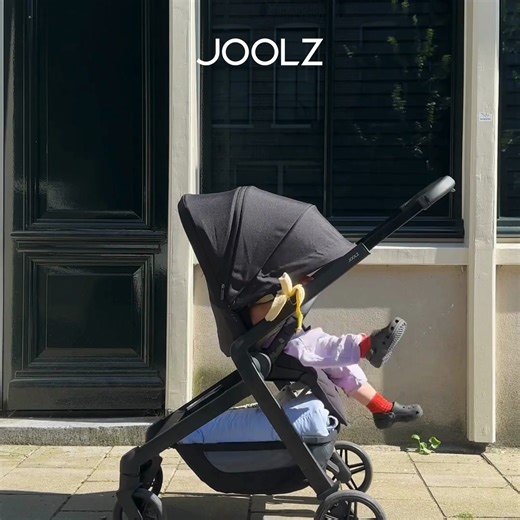 Meet the Joolz Hub²: a compact stroller with a reversible seat. Whether your baby wants to face you or the world, this stylish stroller adapts to every journey. | Joolz