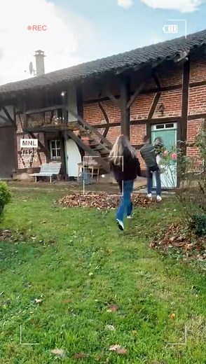 🌿 C’est le début d’une nouvelle aventure… Le Domaine de Marsonnas, c’est un projet un peu fou, né d’un rêve : créer un lieu unique, au cœur de la campagne bressane, pour accueillir vos plus beaux moments 🤍 𝕃’𝕚𝕕𝕖𝕖 ? Créer un lieu chaleureux et authentique, où l’on se sent comme à la maison pour y célébrer tous ses plus beaux moments. Pour l’instant, tout est encore à faire ! Et c’est ici que nous vous partagerons les coulisses, les travaux, les inspirations et les petites étapes qui feront