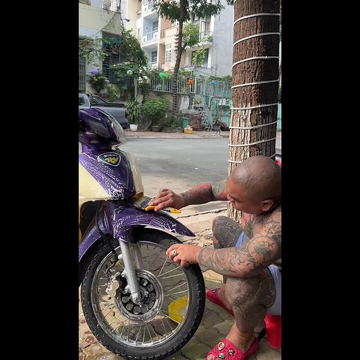 Customizing a Purple Suzuki Motorcycle Step-by-Step