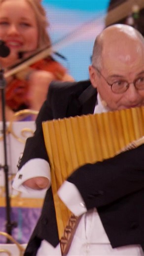 Just 3 more weeks until cinema screens come alive with André’s 2025 Maastricht concert! 🍿💃 Will you be watching in your local movie theatre? Tickets: www.andreincinemas.com | André Rieu