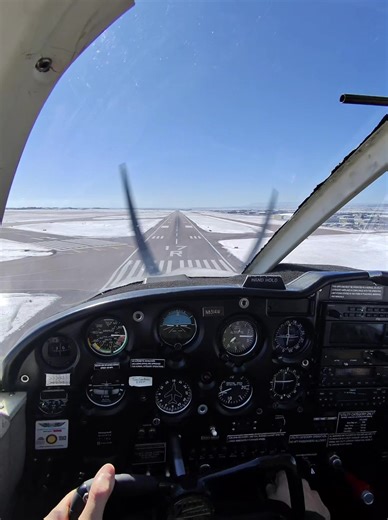 Landing a Piper Cherokee at Colorado Springs Airport