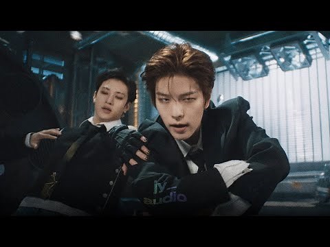 seungmin and bangchan's "swerving i'm speeding on serpent road, luxurious like i'm an s-class" loop