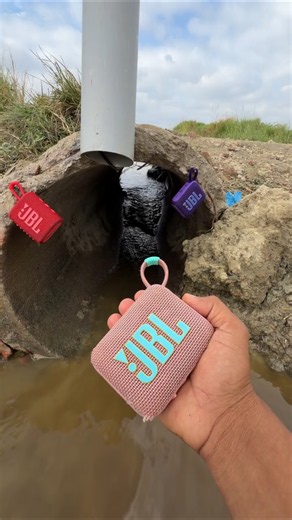 cleen sky view jbl Go 4 speker test with water