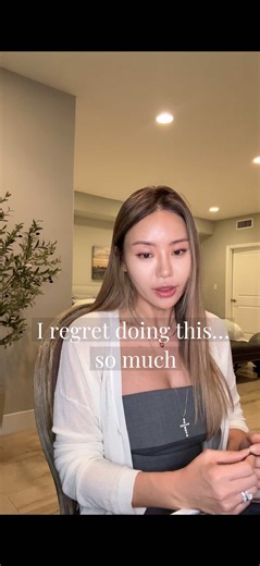 Confession from a permanent makeup artist: I used to do microblading for years. Then I started seeing what it does to the skin long term… and I stopped. Microblading uses a blade that cuts into the skin, which can create scar tissue and sometimes lead to gray, blue, or pink discoloration when pigment is implanted too deep. After 15 years in permanent makeup, I’ve seen thousands of healed brows and I truly believe there are better techniques today. Powder brows and nano hair strokes are much gent