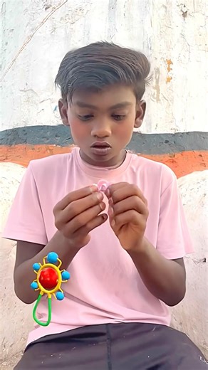 Bachpan me chewing gum 😂#trendingshorts #youtubeshorts #shorts#viralshort#comedy#chotabhai #a9toa9