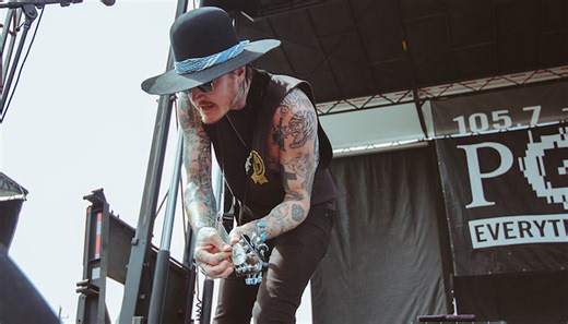 Yelawolf talks Warped Tour beef, trying to get Eminem on MGK collab