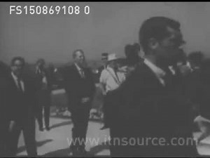 Yul Brynner & Roman Polanski in Sharon Tate's funeral (1969 - Footage)