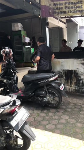emang paling nikmat kalau makan khas rumahan pak haji. #makan #makananrumahan #tanyapakhaji #viral #fyp #fypage #fyppppppppppppppppppppppp #vidioviral #viralvideo