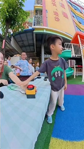 Will this boy be able to complete this race in two minutes?