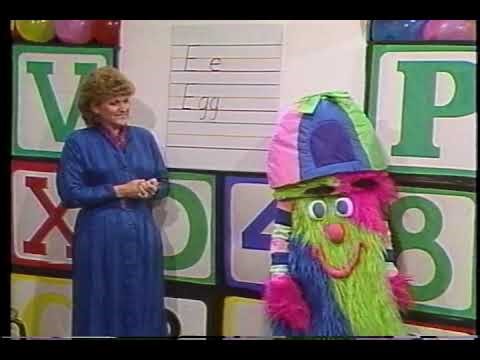 Learn to Read: Phonics with Mrs. Phipps & Snoothy (1990)
