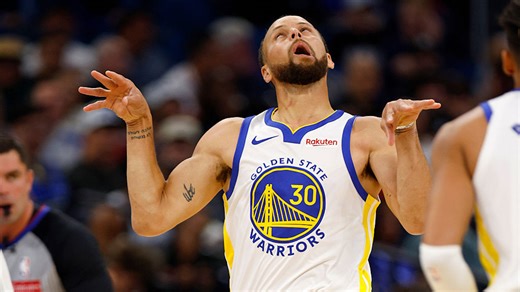 Steph Curry Raises Eyebrows With Seemingly Offensive 3-Pt Celebration