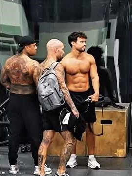 Tough tattooed guys get shocked #fyp #frank #anatolyprank #gym #troll #gymmotivation #foryoupagе