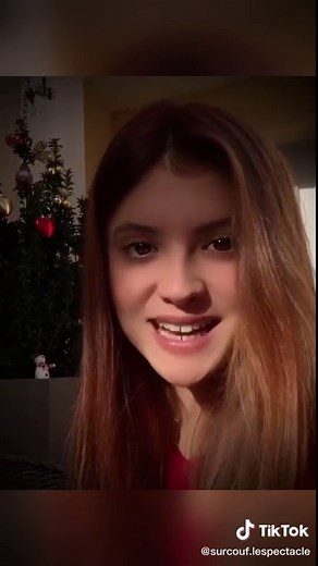 [2022, nous voilà ! ] ✨ Nos chanteurs ont un petit mot à vous dire ! . Elisa Lys, Axelle Porteu, Cédric Chupin et Eric Jetner ainsi que toute l’équipe de Surcouf, Roi des corsaires vous présentent ses meilleurs vœux pour cette nouvelle année ! . Nos artistes sont impatients de vous retrouver au Palais du Grand Large de Saint-Malo à partir du 20 juillet 2022. . #surcouf #malouin #saintmalo #bretagne #comediemusicale #surcouflespectacle #creationfrancaise #2022 #foryou