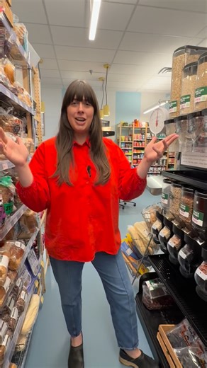 🥬 Bulk Bins 101 with KC 🥬 Never shopped in bulk? Here’s how! 🫘 Find the item you’d like to purchase and write the name or PLU code on the outside of the bag! 🫘 Fill your bag to your desired weight. Use our old school grocery scale to check the weight if needed. 🫘 Check out! Don’t forget our bulk bins are 20% off all month long! | Chicory Market