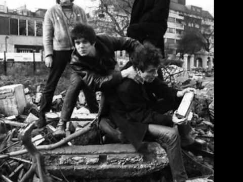 The Stranglers - Hanging Around