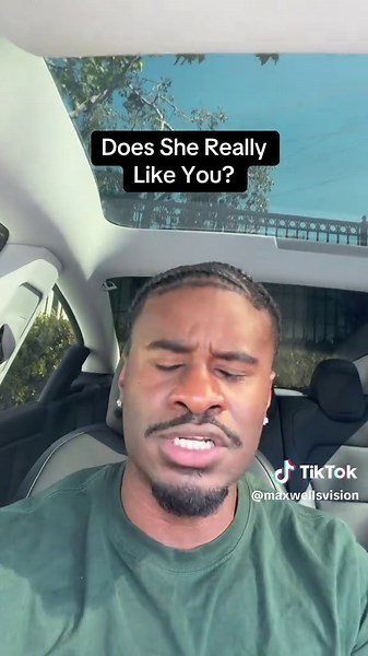Gold Digger Alert? Dating Red Flags & Financial Ruin