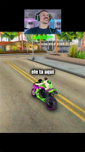 He dodged so many times that he left the police officer confused in this insane escape in GTA #sh...