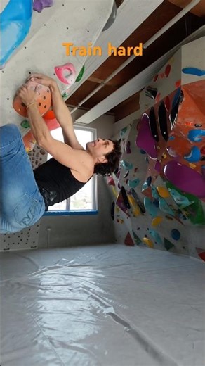 Boulder session in the Gym