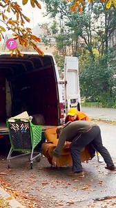 Neighborhood teamwork unloading a couch. | Fabiosa Hearty