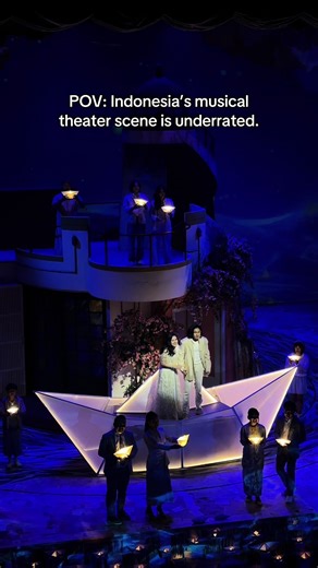 Indonesia’s musical theater scene is actually insane right now 😈😋 From the magic of Rodgers & Hammerstein’s Cinderella to the immersive stage of Musikal Perahu Kertas—the production quality is insane. ✨🚀 And originals like Petualangan Sherina, Keluarga Cemara, Musikal Dangdut, Polarisasi, and Interaksi?? 🎭🔥 The talent is here. The vision is here. So why aren’t more people talking about this? 👀 #musikal #musicaltheatre #theatertok #broadway #musikalindonesia