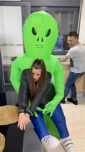 Un alien me lleva!!!