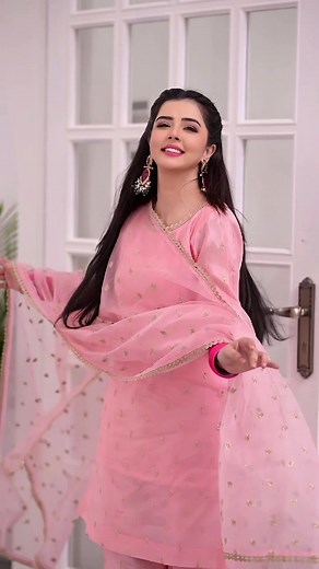 Trendy Fairy Dress Outfits for Brides | Faryal Fairyyy