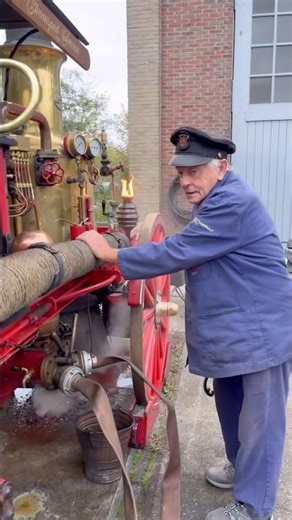 Who you gonna call? 🚒🧑‍🚒 Fire engine from 1910 #fire #firedepartment #feuerwehr #feuer #history