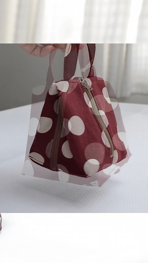 DIY Cute pouch bag. ► Learn more: https://www.facebook.com/aepooimcrafts/videos/3353721171615324 #diybag #sewingbag #bagtutorial #sewingprojects #totebag #pouchbag | Ae PooiM