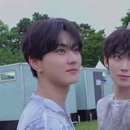 who's the cutest person on planet earth and why is it yang jungwon?