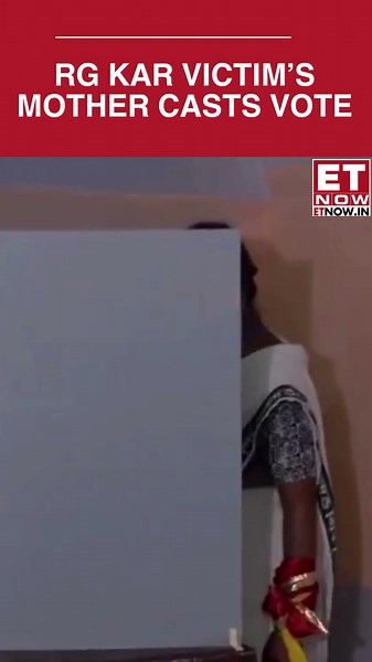 RG Kar Victim’s Mother Ratna Debnath Votes In High-Stakes Election | owerful Symbolism On Voting Day