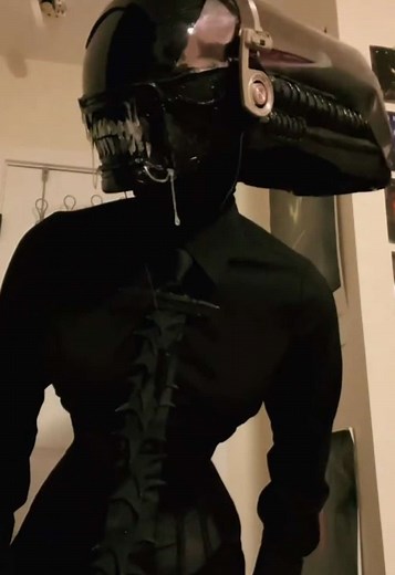 Xenomorph Cosplay: Transform into an Alien Icon