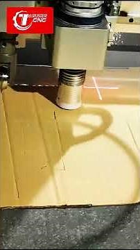 Cardboard box cutting machine with oscillating knife tool and creasing tool