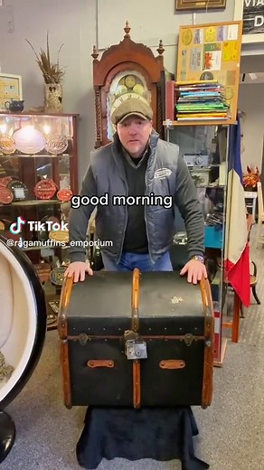 Is your vintage trunk / case locked? Here’s a tip, as they’re not always actually locked with a key. #fyp #antique #tips #vintage #steamertrunk #traveltrunk #ragamuffins #physicalshop #emporium #coffeeshop #wales #vintagetrunk #retro