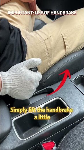 Key points for novices learning to drive: How to use the car handbrake #safedrivingtips #automobile