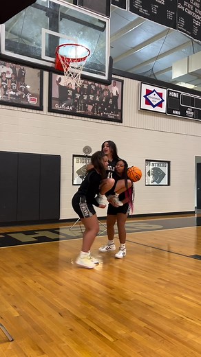 A little tape and some help from her teammates to get this one! Bigelow Basketball #basketball #hoops #hooplife #basketballphotos #basketballphotography #hoopnation #bball #sportsphotos #sportsphotographer #sportsphotography #offcameraflash #flashphotography #arkansasphotographer #learnocf #westcottlighting #fj400 #nikon #nikoncreators #rocktown #rocktownmedia | Rock Town Media