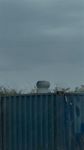 Wind-powered? More like wind-reliant! 😴 Traditional whirlybirds stop when the breeze does, but WhirlyPro uses the sun to blast out 7x more heat—even on the stillest days. Ditch the roof ornament and get real cooling power. #WhirlyPro #SolarPower #CoolHome #AussieMade #RoofVent #EnergyFree #BeatTheHeat #HomeReno #SolarVent | WhirlyPro Australia