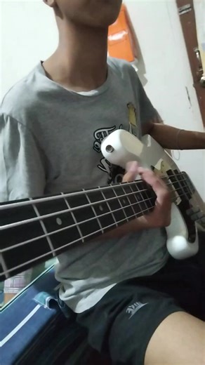 POV: when a guitarist tried playing bass for the first time HAHHAHAH @IV OF SPADES #bassist #guitartok #fyp #opm #ivos