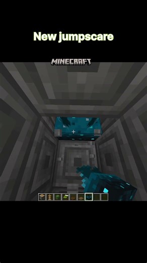 DON'T LOOK BEHIND YOU! 🧟‍♂️