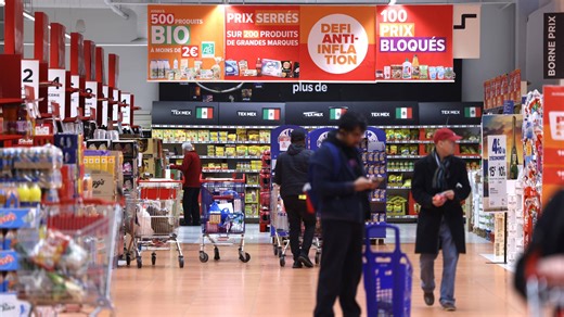 "Un truc suicidaire": l’assurance Carrefour pour faire ses courses révolte les acteurs de la solidarité